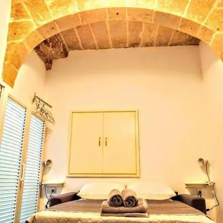 Apartament Sally Port 32 *